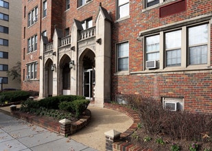 Alto Towers in Washington, DC - Building Photo - Building Photo