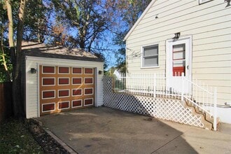 221 Henderson St in Jackson, MO - Building Photo - Building Photo