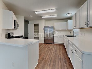 2114 English Green Way in Fresno, TX - Foto de edificio - Building Photo