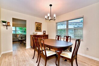 129 Alhambra Pl in West Palm Beach, FL - Building Photo - Building Photo