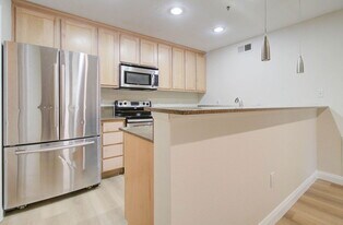 4704 E Paradise Village Pkwy N in Phoenix, AZ - Building Photo