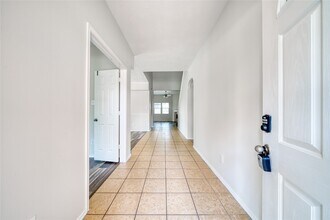 1730 S Diamondhead Blvd in Crosby, TX - Building Photo - Building Photo