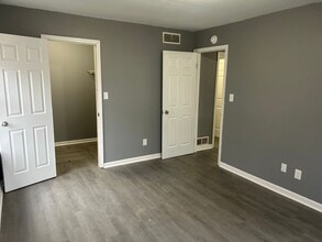 1306 Elmwood Ave in Toledo, OH - Building Photo - Building Photo