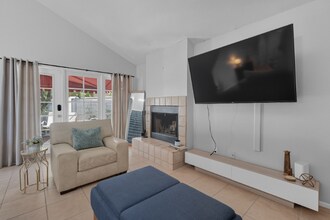 4245 E Ludlow Dr in Phoenix, AZ - Foto de edificio - Building Photo