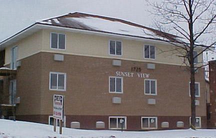 Sunset View Apartment in Waukegan, IL - Building Photo