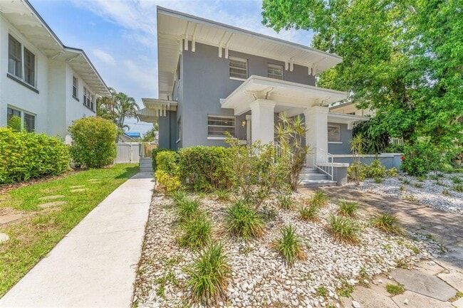 property at 125 8th Ave NE