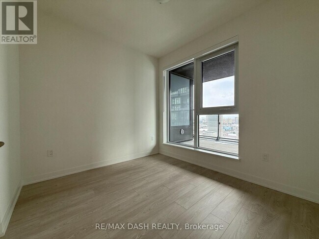 1 Quarrington Lane in North York, ON - Building Photo - Building Photo