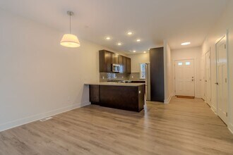 1560 Simsbury St in Traverse City, MI - Building Photo - Building Photo