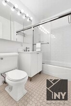 2 Maiden Ln in New York, NY - Building Photo - Building Photo