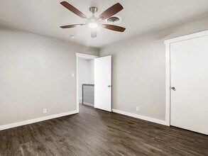 5330 Balcones Dr in Austin, TX - Building Photo - Building Photo