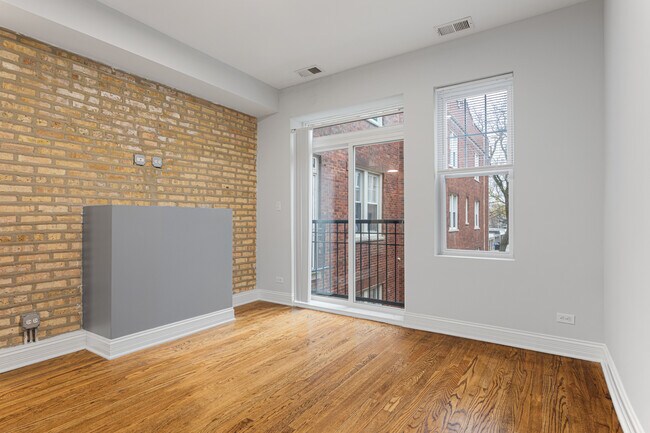 2009 W Jarvis Ave in Chicago, IL - Building Photo - Building Photo