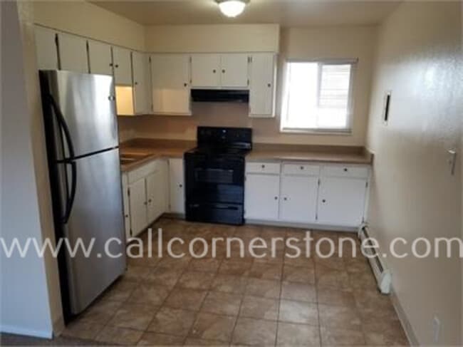 1055 Chiricahua Loop in Colorado Springs, CO - Building Photo - Building Photo