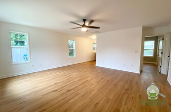12 McLeod St in Greenville, SC - Building Photo - Building Photo