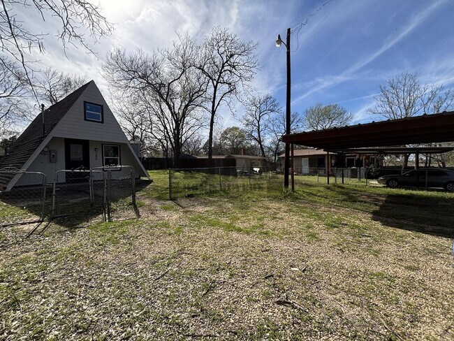 285 Whispering Oaks Trail in Mabank, TX - Building Photo - Building Photo