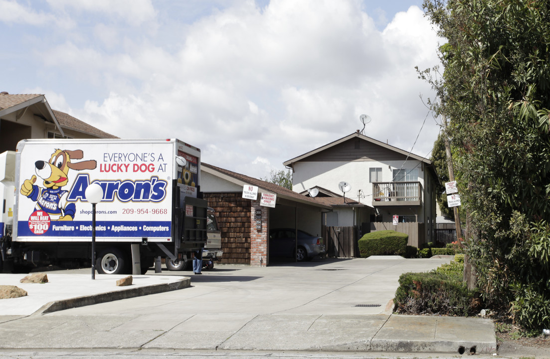 200-206 Poplar Ave in Hayward, CA - Building Photo