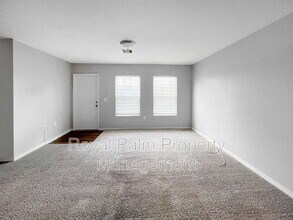 18273 Gibraltar Ln in Lehigh Acres, FL - Foto de edificio - Building Photo
