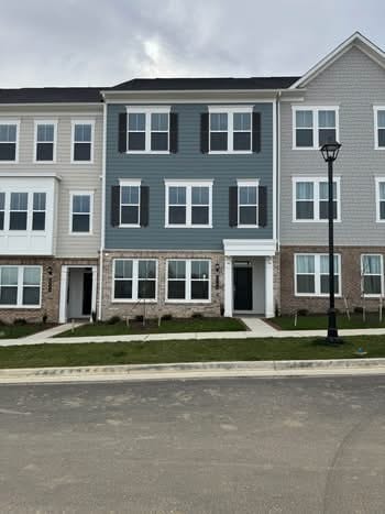 property at 1743 Riverbluff Ave