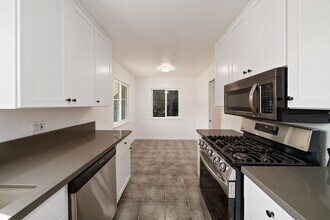 734 Linden Ave in Long Beach, CA - Building Photo - Building Photo
