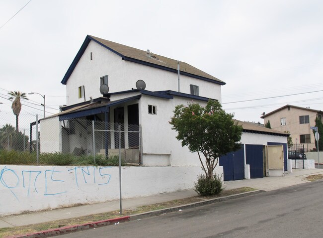 201 N Echandia St in Los Angeles, CA - Building Photo - Building Photo