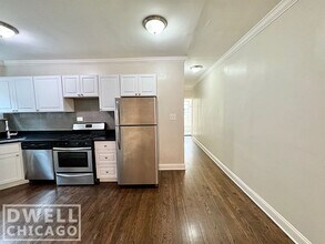 3830 N Greenview Ave, Unit 3817.5-3E in Chicago, IL - Building Photo - Building Photo
