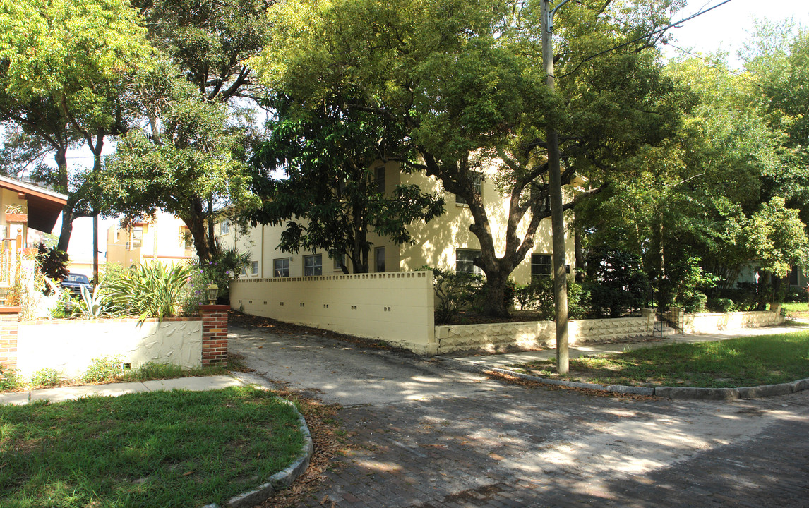 720 8th St N in St. Petersburg, FL - Building Photo