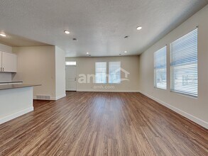 6098 W Arranmore Dr in South Jordan, UT - Foto de edificio - Building Photo
