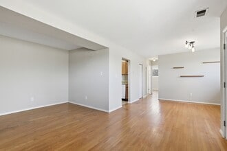 521 Epsom Rd in Baltimore, MD - Building Photo - Building Photo