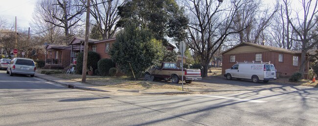 1504 Luther St in Charlotte, NC - Foto de edificio - Building Photo