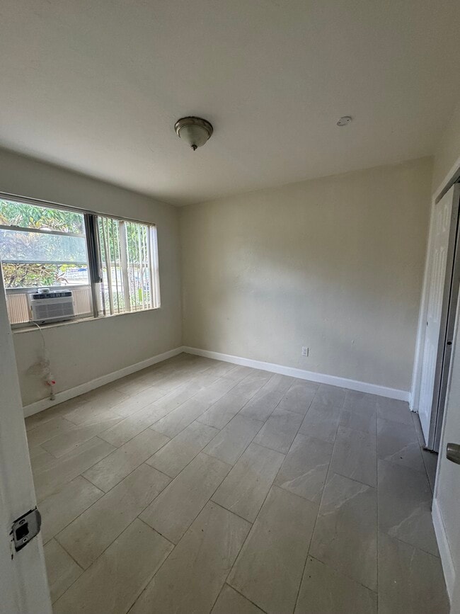 1838 NW 1st Pl, Unit 2 in Miami, FL - Foto de edificio - Building Photo