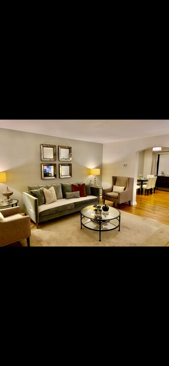 7241 Stratton Way Photo