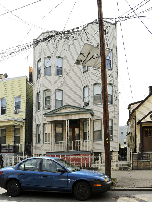 109 Lincoln St in Jersey City, NJ - Building Photo - Building Photo