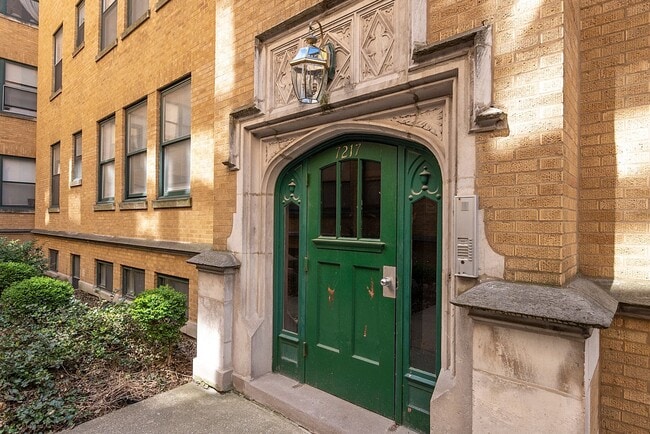 7217 S Yates Blvd in Chicago, IL - Building Photo - Building Photo