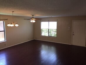 9923 Misty Plain Dr in San Antonio, TX - Building Photo - Building Photo