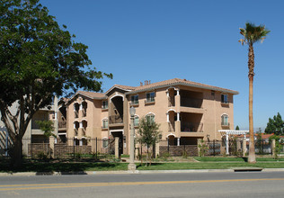 Casa de La Villa Apartments in Corona, CA - Building Photo - Building Photo