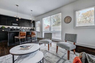 940 Piedmont Ave NE in Atlanta, GA - Foto de edificio - Building Photo