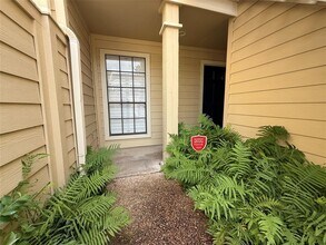 777 Bering Dr in Houston, TX - Foto de edificio - Building Photo