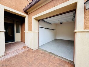 285 Mandarin Hill Ln in Henderson, NV - Building Photo - Building Photo