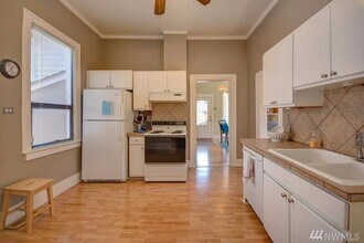 7019 Jones Ave NW in Seattle, WA - Building Photo - Building Photo