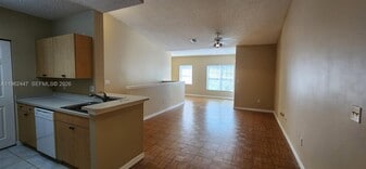 10300 Fox Trail Rd S in Royal Palm Beach, FL - Building Photo