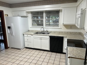 2076 S Grandview Ave in Sanford, FL - Building Photo - Building Photo