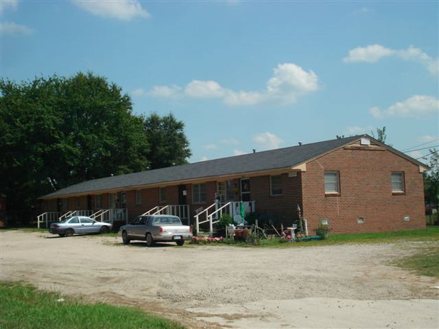 913 S Pender St in Wilson, NC - Foto de edificio - Building Photo