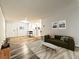 408 E 15th St in Pella, IA - Building Photo