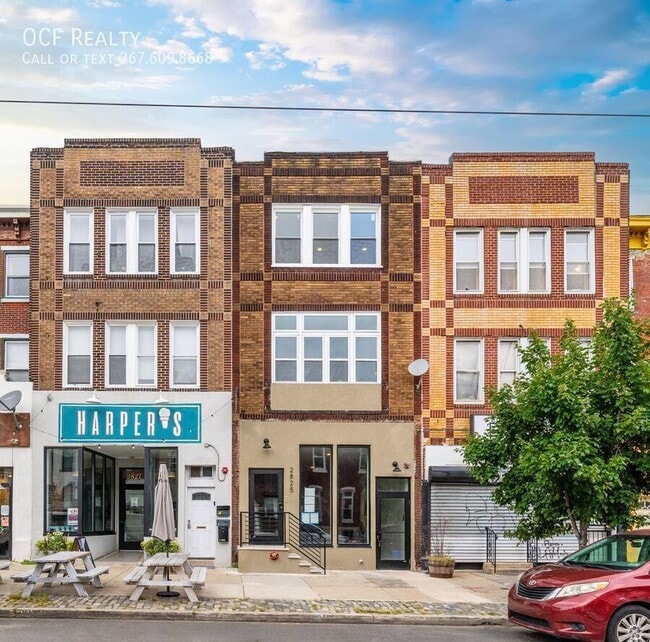 2825 W Girard Ave in Philadelphia, PA - Building Photo - Building Photo