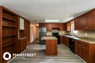 8912 Hervel Cir in Tampa, FL - Building Photo - Building Photo