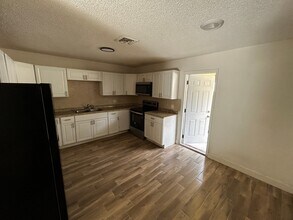 626 W Mango St, Unit B in Lantana, FL - Foto de edificio - Building Photo