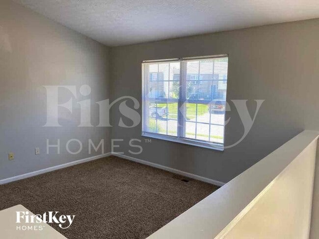 2572 Ivan Ct in Hebron, KY - Foto de edificio - Building Photo