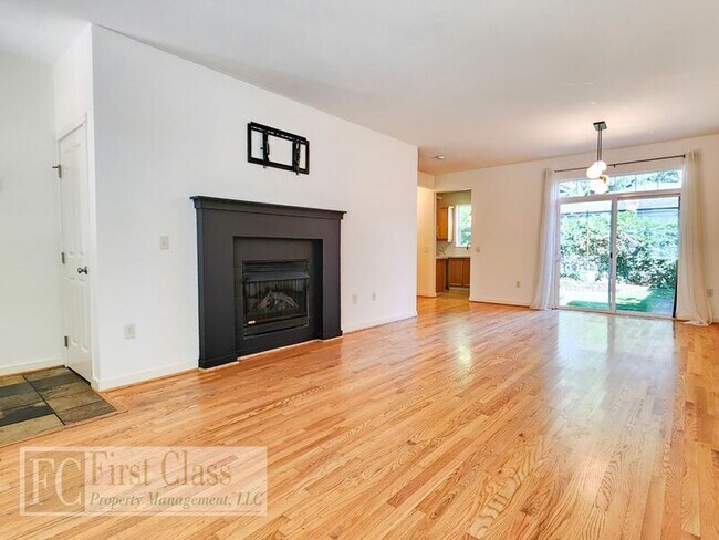 6731 NE Oregon St in Portland, OR - Building Photo - Building Photo