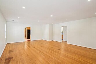 4244 Skillman St in Dallas, TX - Building Photo - Building Photo