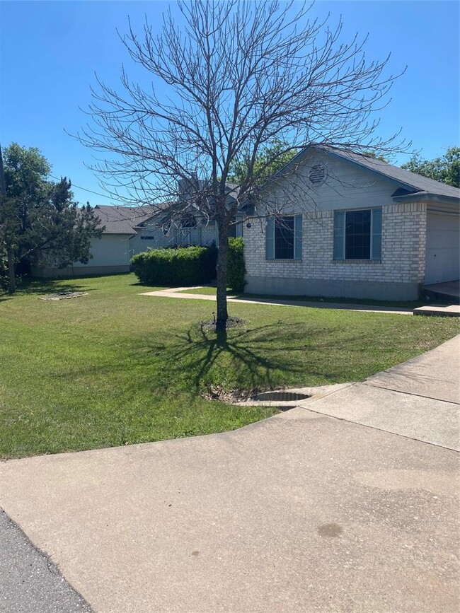 1907 Dublin Dr in Leander, TX - Building Photo - Building Photo