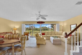 18429 SE Wood Haven Ln in Jupiter, FL - Building Photo - Building Photo